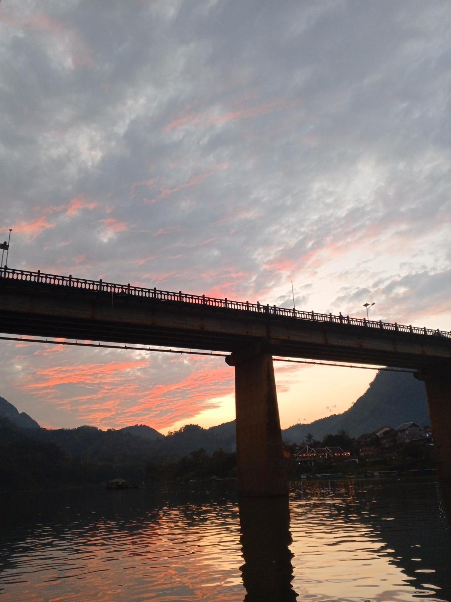 Cam U View Bungalow Hotel Nongkhiaw Buitenkant foto