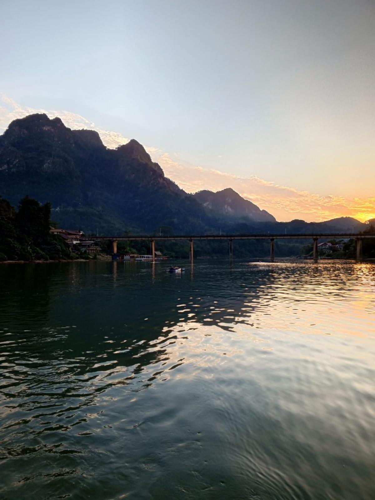 Cam U View Bungalow Hotel Nongkhiaw Buitenkant foto